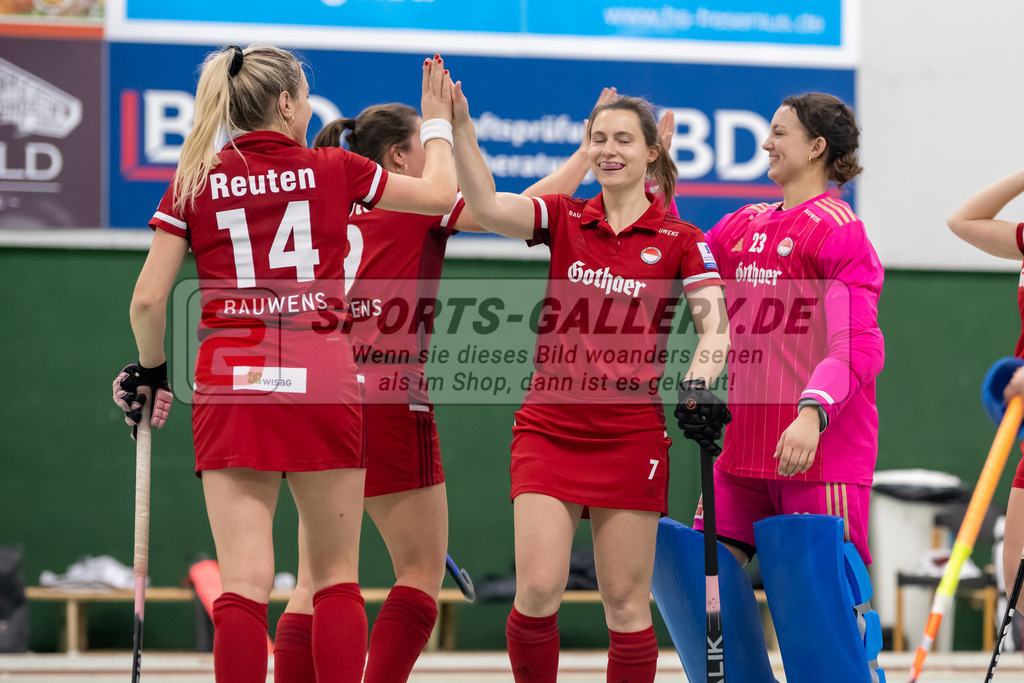 SFE_20221218_0028 | 1. Bundesliga Hockey Damen Rot-Weiss Köln - Crefelder HTCa am 18.12.2022 in Köln (KTHC Stadion Rot-Weiss Köln Tennis and Hockey Club), Photo: Stephan Fehrmann 2022 (Sports-Gallery)