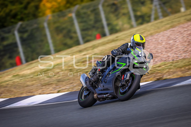 0042-260815BB-015_42 | Deine Full-Service-Agentur für ✔️Videoproduktionen und ✔️Motorsportfotografie Jetzt Angebot anfragen!