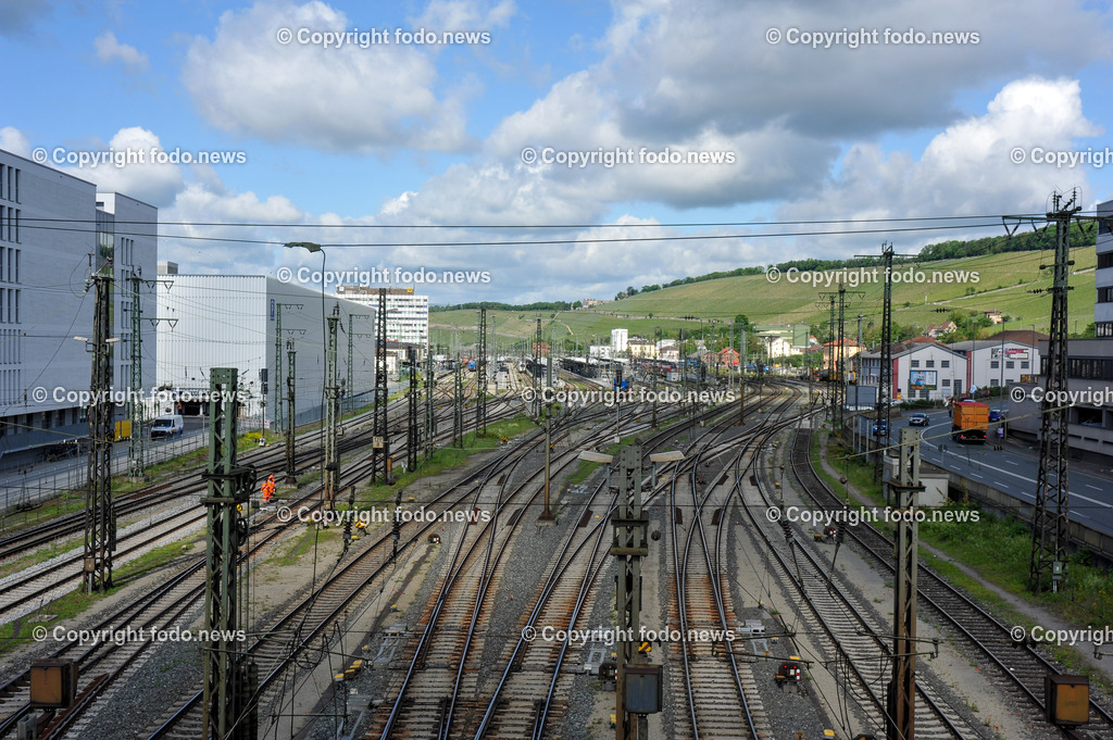 Deutschland_ Bayern_ Wuerzburg_ 12.06.2024-32 | 12.06.2024, Deutschland, GER, Bayern, Wuerzburg im Bild Stadtansichten, Gebauede, Main, Bruecke, Universitaet, Bahnhof, Kaeppele, Marienberg, Festung, Spital, Museum, Sehenswuerdigkeiten, Reise, Feature, Travel, City, Kirche, Church, Dom, kreisfreie Stadt in Bayern, Bezirk Unterfranken