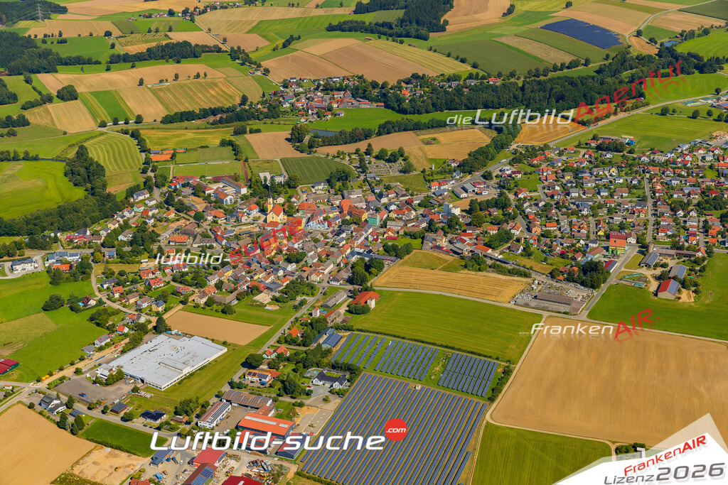 Luftaufnahme von  Moosbach - Die Luftaufnahme wurde 2025 vom UL-Flugzeug heraus erstellt ( keine Drohne ) - Hochauflösende Luftaufnahme - für professionelle Ausdrucke geeignet. Die Geschenkidee !Mit Lizenz und Bildrechte bestellbar
