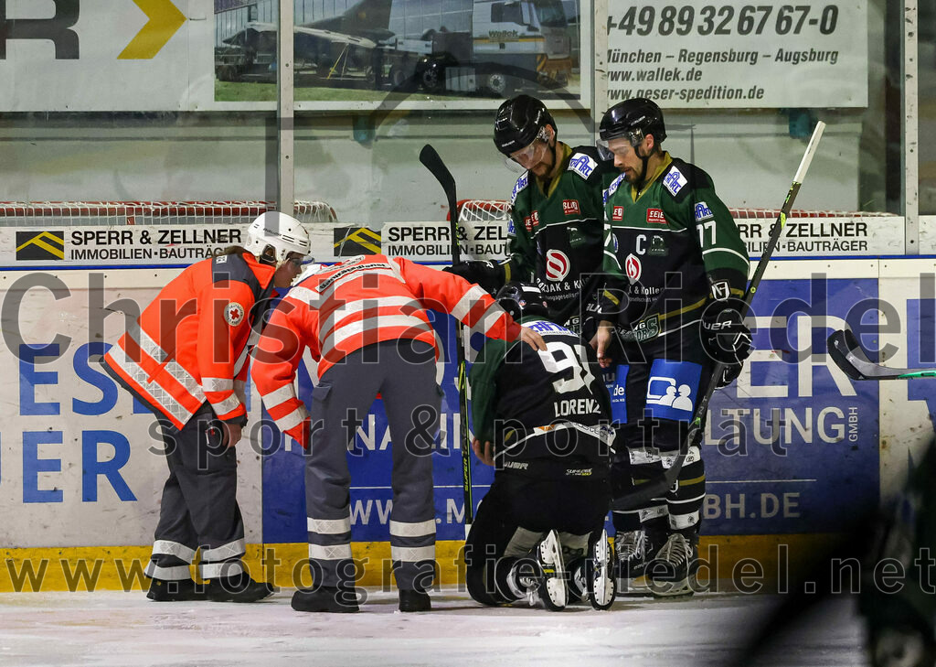 2023-03-03_107_TSV_Erding_gegen_ESC_Kempten | Erding, Deutschland, 03.03.2023:
Eishockey, Bayernliga Playoffs 2022 / 2023, Viertelfinale, TSV Erding gegen ESC Kempten, Endergebnis: 9:3

Rudolf Lorenz (Erding Gladiators, #91), Roni Rukajärvi (Erding Gladiators, #61), Philipp Michl (Erding Gladiators, #77)

Foto: Christian Riedel / fotografie-riedel.net