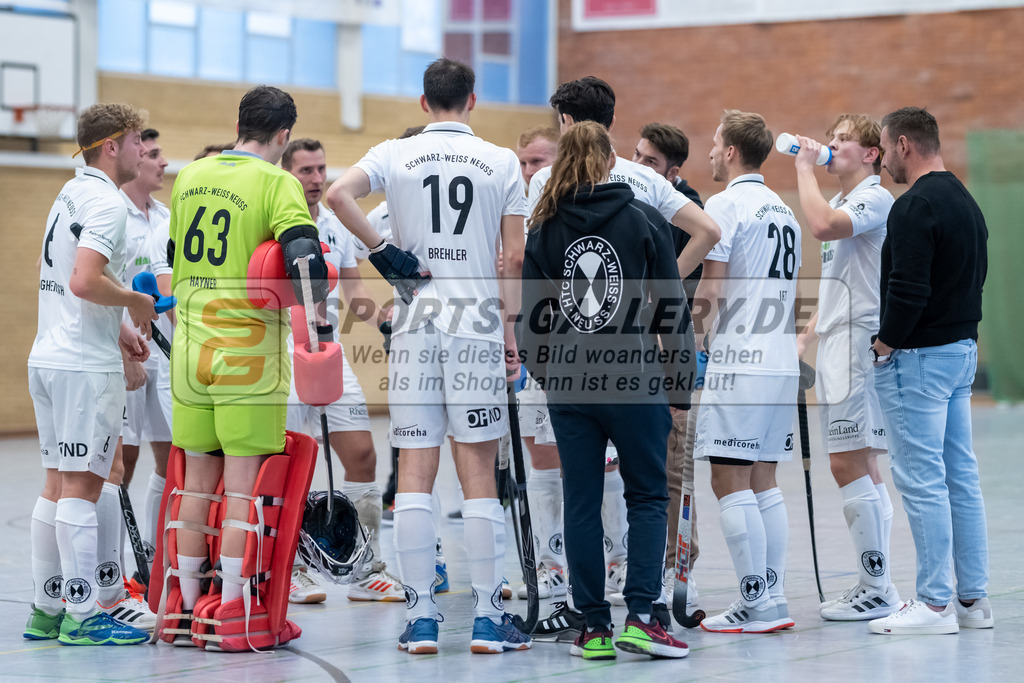 SFE_20230115_0053 | 1. Bundesliga Hockey Herren Schwarz-Weiss Neuss - Crefelder HTC am 15.01.2023 in  (Sporthalle Jahnerstrasse), Photo: Stephan Fehrmann 2022 (Sports-Gallery),Konstantin Hayner ( Schwarz-Weiss Neuss #63 ) ,Tim Hirt ( Schwarz-Weiss Neuss #28 )