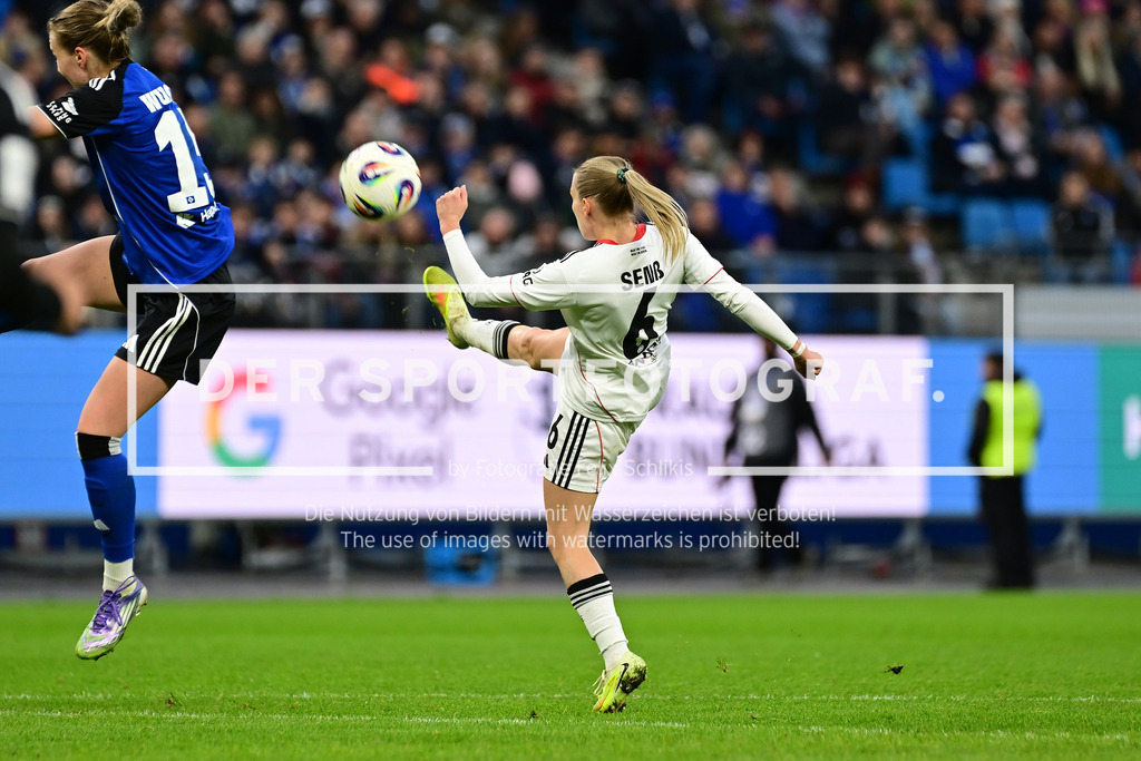 Fußball I Frauen I Saison 2025-2026 I Bundesliga I 8. Spieltag I Hamburger SV - Eintracht Frankfurt I 28197 | Elisa Senß (6, Eintracht Frankfurt) - Realisiert mit Pictrs.com
