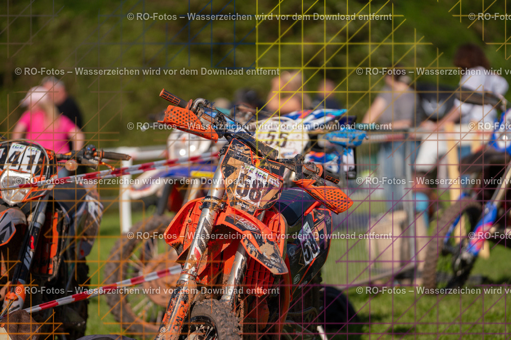 Wolfshausen 3 Lauf -1983 | Sportfotografie von RO-Fotos: Motorsport, Motocross, Enduro, Laufveranstaltungen und Triathlon. Professionelle Fotos von Sportlern und Events. - Realisiert mit Pictrs.com