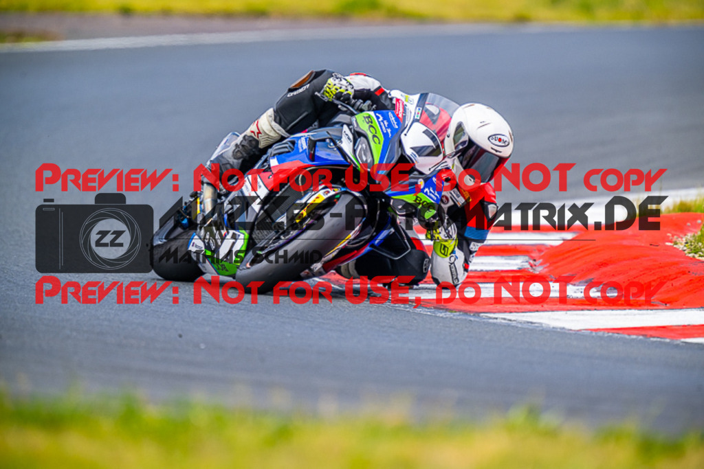 MaZZes_FotoMatrix_220521_0649 | Fotograf Mathias Schmid
Sportfotograf,
Eventfotograf,
Hochzeitsfotograf,
Portraitfotograf