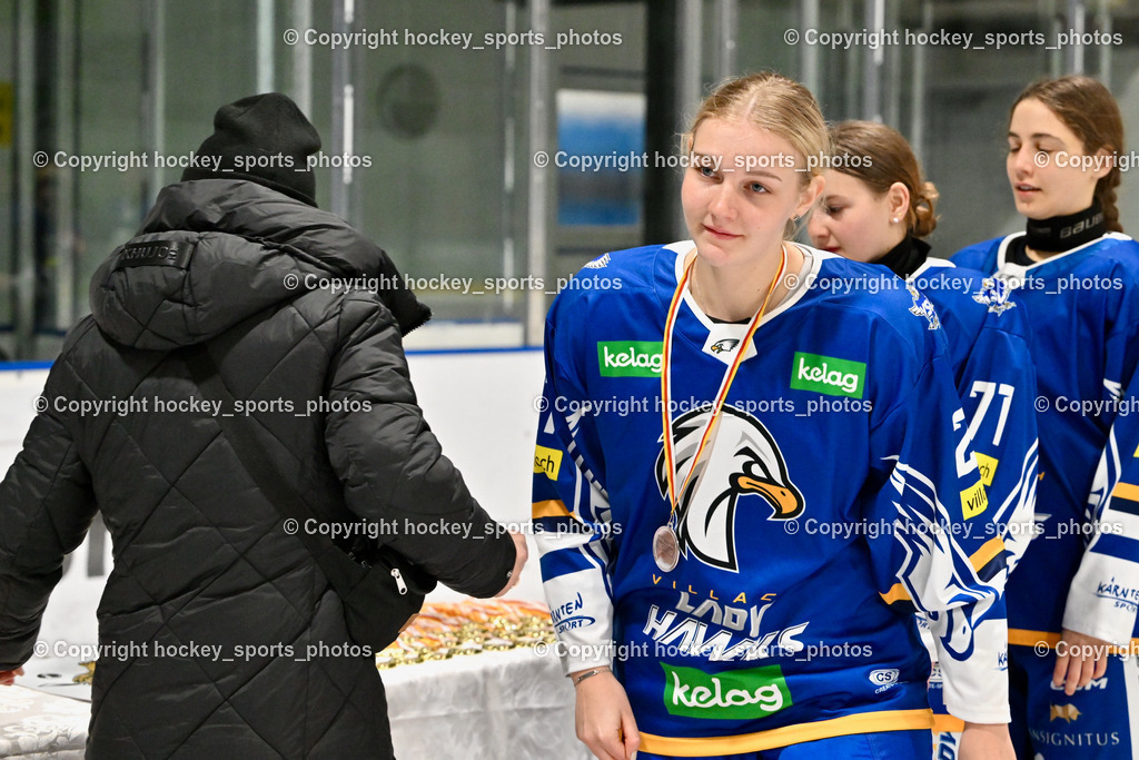 WILDCATS PATERNION & Lady Hawks Siegerehrung-Meisterfeier | Medailienübergabe, #27 Erlacher Leonie LADY HAWKS, WILDCATS PATERNION &amp; Lady Hawks Siegerehrung-Meisterfeier, WILDCATS PATERNION &amp; Lady Hawks Siegerehrung-Meisterfeier am 12.03.2025 in Steindorf (Ossiachersee Halle), Austria, (Photo by Bernd Stefan)
