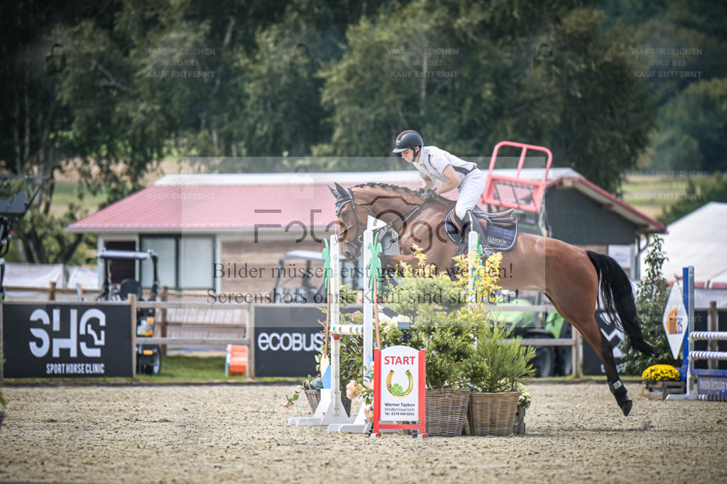 DOS_5825 | Entdecke hochwertige Reitturnierfotos von Foto Oger. Professionell, emotional und authentisch – jetzt Lieblingsmomente im Shop bestellen. - Realisiert mit Pictrs.com