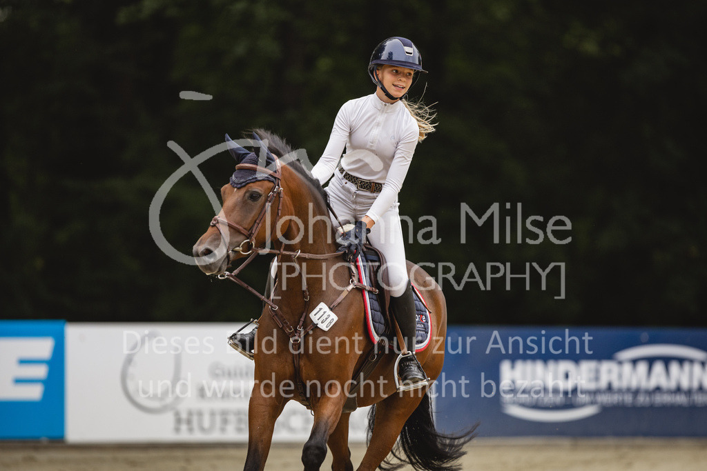230824_Delbrueck_PonyTrophy-333 | Deine schönsten Turniermomente als professionelle Fotos! Entdecke hochwertige Pferdesport-Fotografie im Online-Shop. Jetzt Fotos finden & bestellen!