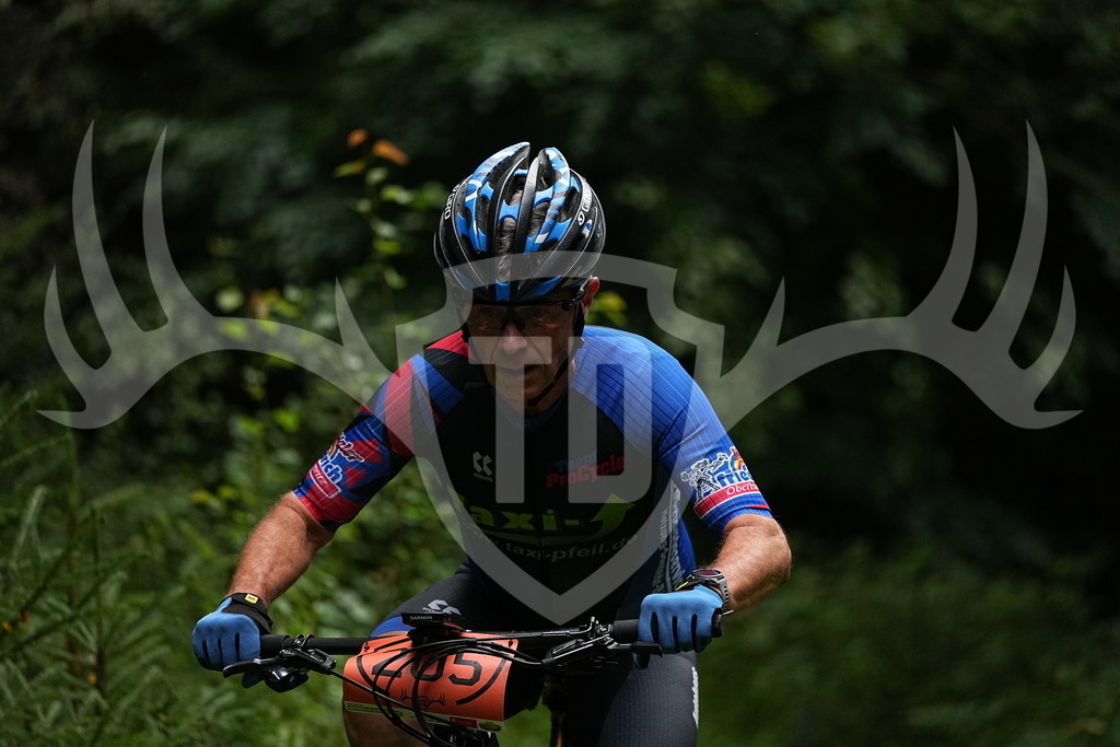 FC109738 | Fotogalerie der Treibjagd im Dunkelwald - Dein MTB Etappenrennen im Erzgebirge - Realisiert mit Pictrs.com
