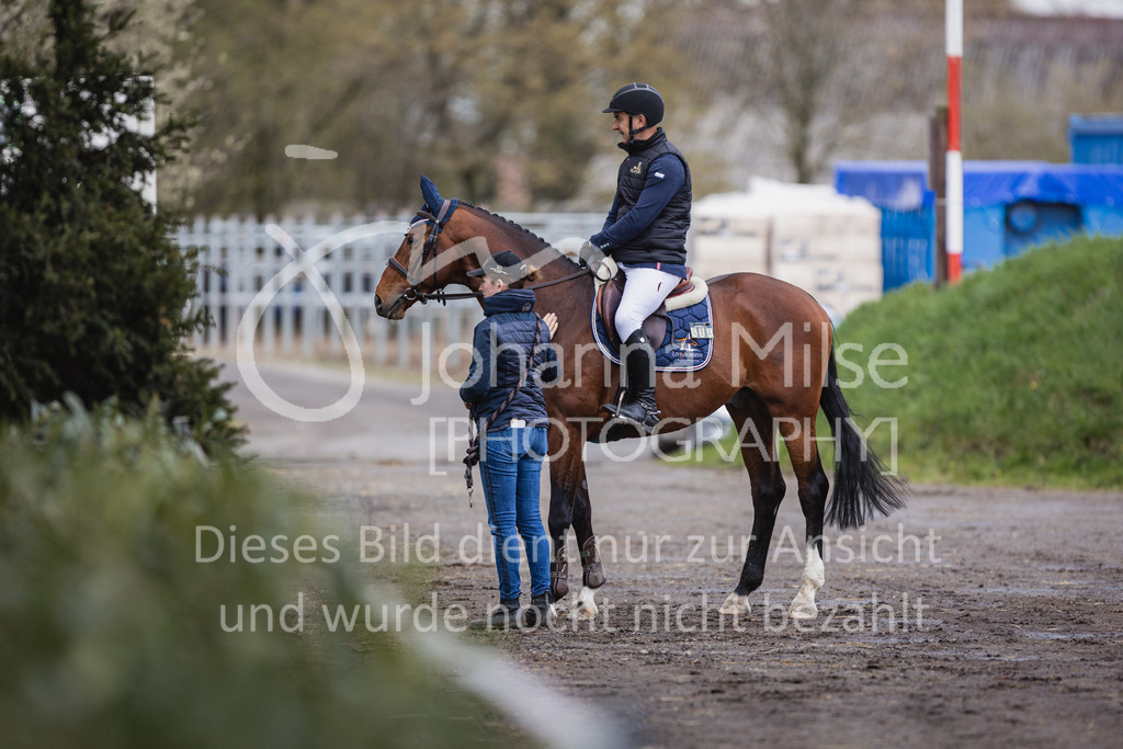 230411_Mühlen_03SprPf-L-362 | Deine schönsten Turniermomente als professionelle Fotos! Entdecke hochwertige Pferdesport-Fotografie im Online-Shop. Jetzt Fotos finden & bestellen!
