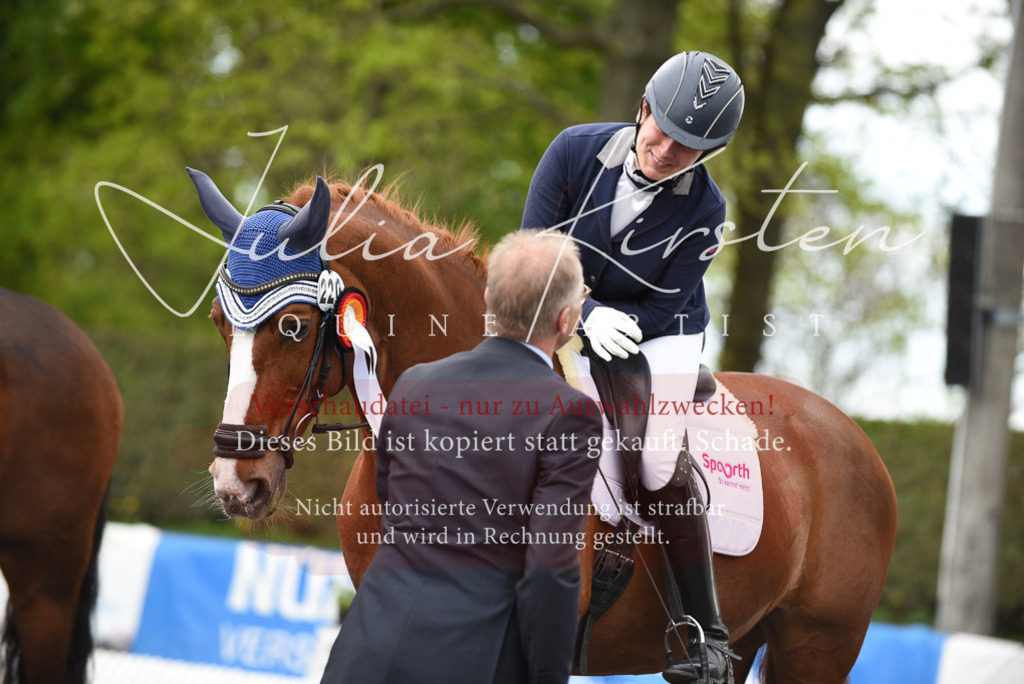 20230513_JK-Röhrsdorf-15-579 | Pferde- und Turnierfotografie in Westsachsen. Pferdeportraits, Auftragszeichnungen und intuitive Kunst.