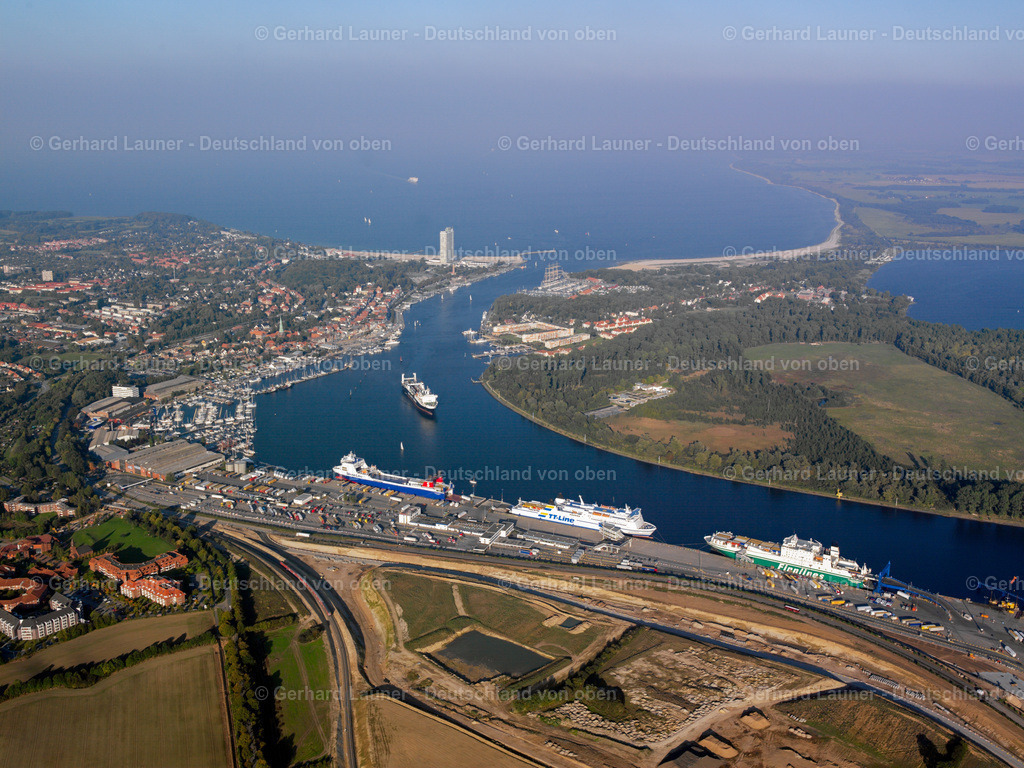 2581189 | Travemünde, Hafen und Priwall