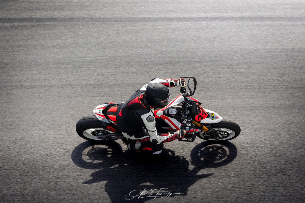 Ducati Trackday Hockenheimring 2026 | Entdecken Sie die faszinierende Welt von Alexander Tschuncky Arts: Kreative Fotografie, atemberaubende Automobilkunst und hochwertiger Bilderdruck. Lassen Sie sich inspirieren! - Realisiert mit Pictrs.com