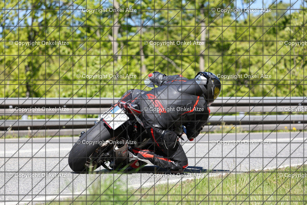IMG_9940 | Fotograf am Kyffhäuser. Onkel Atze. Kyffhäuser Rennstrecke. Café36. Motorsportfotografie. - Realisiert mit Pictrs.com