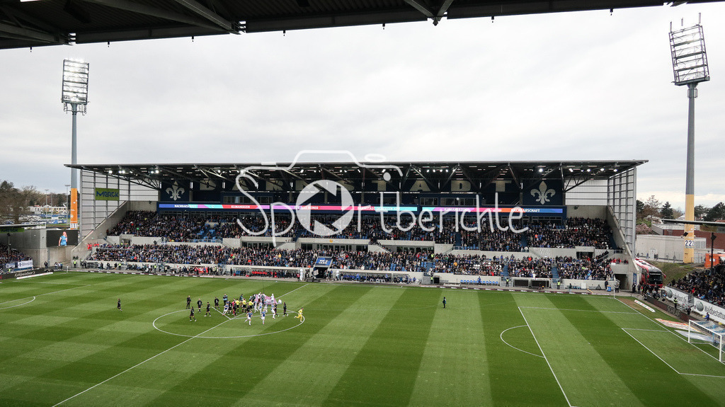 Merck-Stadion am Böllenfalltor  | Die Hauptribüne am Böllenfalltor beim Heimspiel der Lilien gegen FC Bayern München