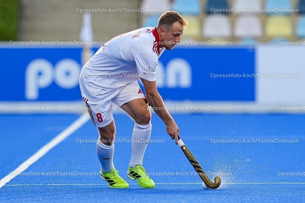 xydrx09082505036 | 09.08.2025, xydrx, Herren EuroHockey Championship 2025, Gruppenphase, Gruppe B, Frankreich - Polen, Sparkassenpark Mönchengladbach: Mikolaj Gumny (Polnische Feldhockey Nationalmannschaft #8)