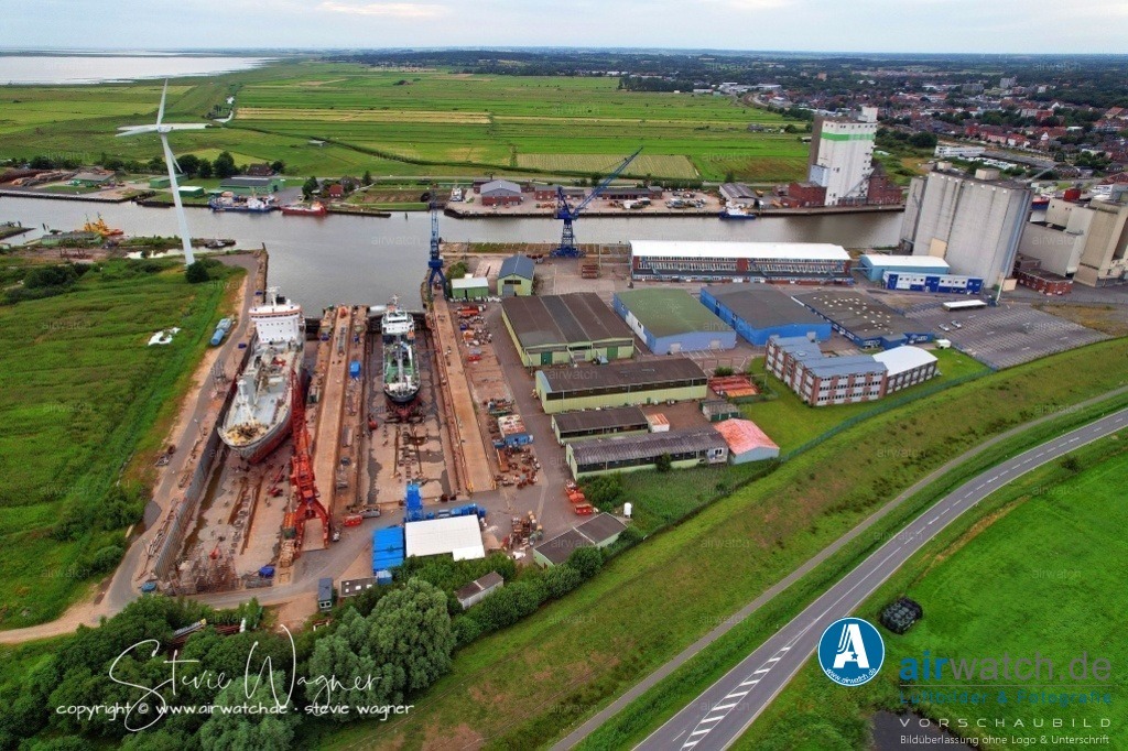 HDR - Husumer Dock und Reparatur GmbH & Co. KG | Husumer Dock und Reparatur GmbH & Co. KG (HDR) ist ein deutsches Unternehmen, das sich auf Schiffsreparatur spezialisiert hat. Zu seinen Leistungen gehören Stahlarbeiten, Innenausbau, Maschinenbau, Rohrarbeiten, Malerei, Elektrik und Tankreinigung. Das Unternehmen wurde 2000 gegründet und befindet sich an der Südseite des Husumer Hafens. Es ist ein Anziehungspunkt für Schiffe aus der ganzen Welt und macht sich zukunftsfest.  Die Werft hat eine Belegschaft von 30 Mitarbeitern und ist auf der Rödemis Hallig an der Nordsee gelegen.