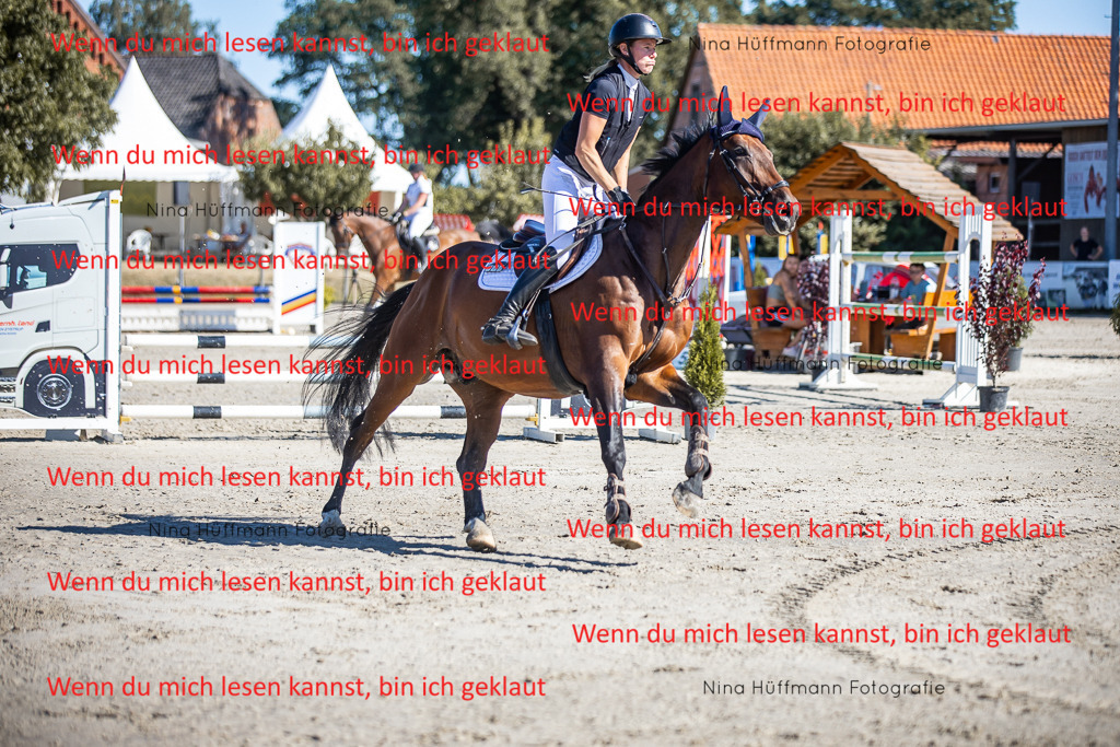 BK1A7894 | Turnierbilder Turnierfotos Nina Hüffmann Turnierfotografie Pferdefotografie Tierzeichnung Haustierzeichnung Pferdezeichnung Hundezeichnung Videograf  - Realisiert mit Pictrs.com