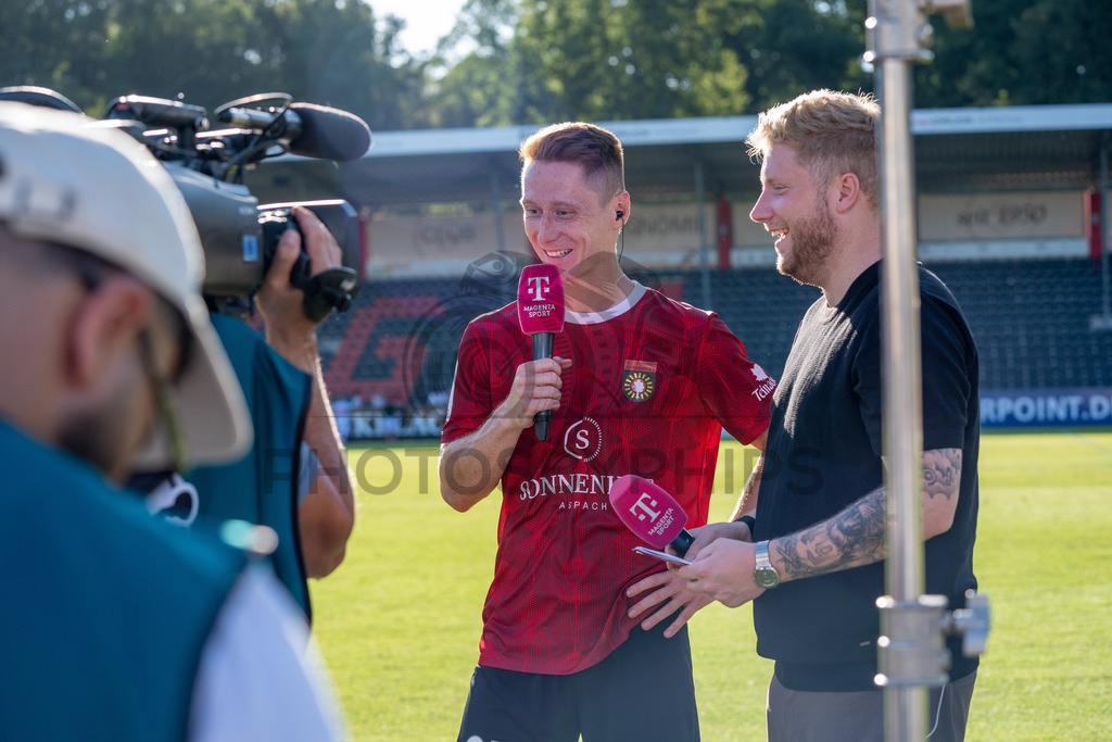 SG Sonnenhof Großaspach vs. Fortuna Köln, Fussball, 3. Liga, 1. Spieltag, 08.08.2026 | Loris Maier (SG Sonnenhof Großaspach, #27) im Interview mit MagentaTV,SG Sonnenhof Großaspach vs. Fortuna Köln, Fussball, 3. Liga, 1. Spieltag, 08.08.2026,DFB regulations prohibit any use of photographs as image sequences and/or quasi-video