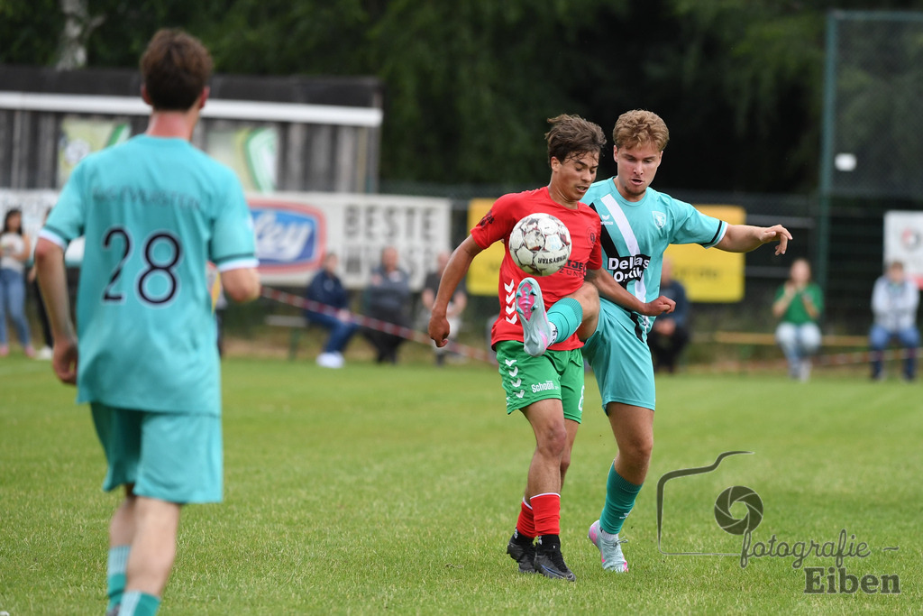 Sport-Duwe Cup | Sport-Duwe Cup Oldenburg; SSV Jeddenloh (weiß)-VFB Oldenburg (blau) am 05.07.2025 in Oldenburg (Sportanlage TuS Eversten), Photo: Philip Eiben 2025 - Realisiert mit Pictrs.com