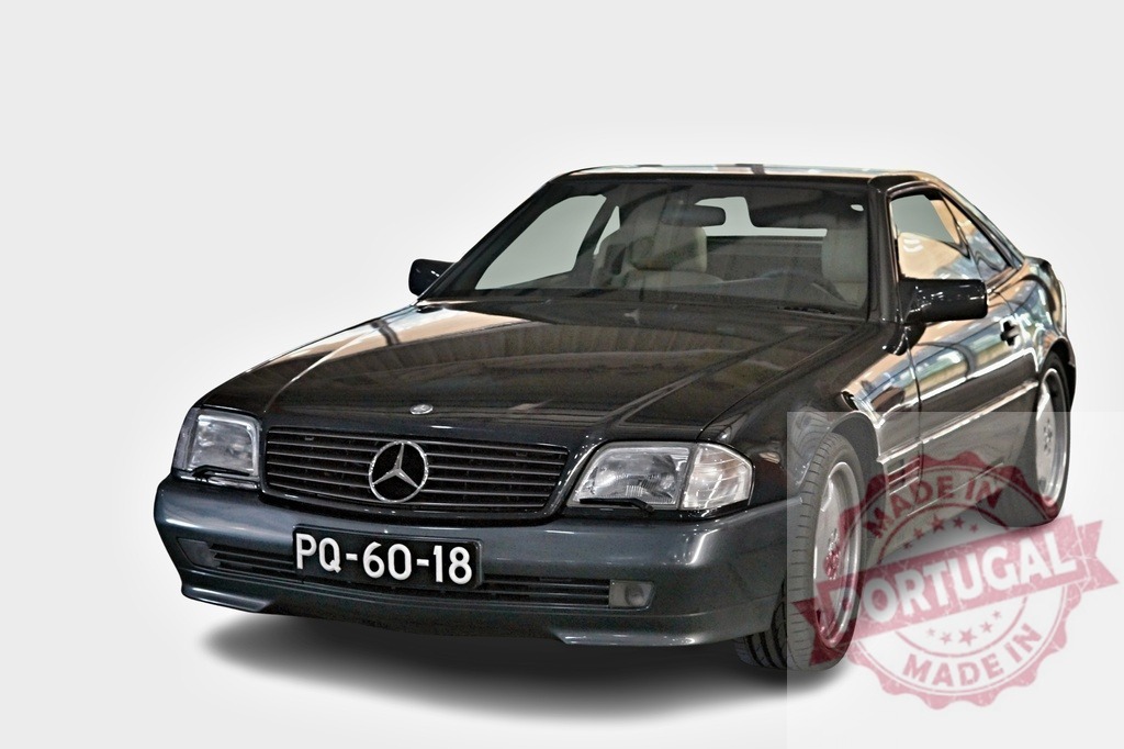 Mercedes-Benz SL R129 classic luxury German convertible car | Dark grey Mercedes-Benz SL-class R129 parked on a white background - Realisiert mit Pictrs.com