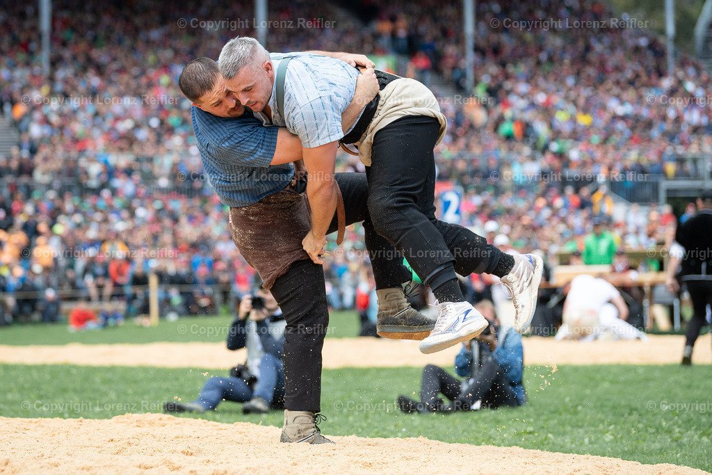 Schwingen -  ESAF 2025 Samstag | Mollis, 30.8.25, Schwingen - ESAF SamstagStaudenmann Fabian (l, Guggisberg), Giger Samuel (r, Märstetten)