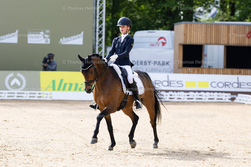 TH_607-LEVIEN Sophie (GER)_ Carlo Carlucci_18210 | 224JUENGEL Marvin (GER), Balou's Erbin OldDeutsches Spring- und Dressur-Derby 2024 am 09.05.24 in Hamburg, 607LEVIEN Sophie (GER), Carlo Carlucci