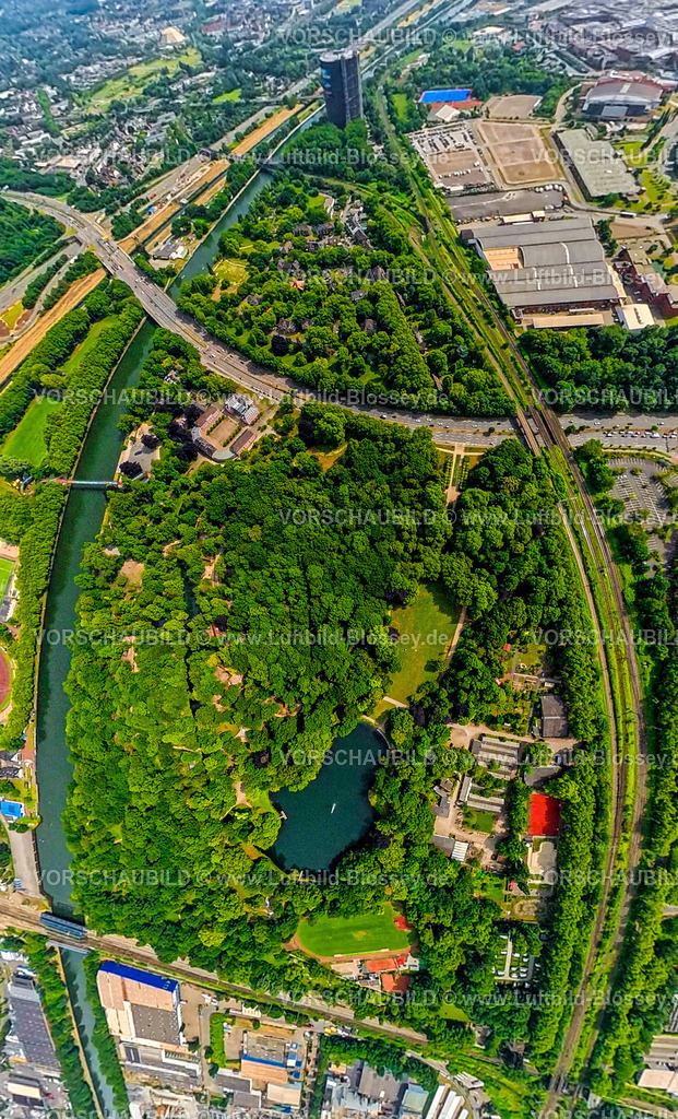 Oberhausen250590307Kaisergarten | Luftbild, Kaisergarten Park und Zoo, Wald mit See, Erdkugel, Fisheye Aufnahme, Fischaugen Aufnahme, 360 Grad Aufnahme, tiny world, little planet, fisheye Bild, Marienviertel, Oberhausen, Ruhrgebiet, Nordrhein-Westfalen, Deutschland
