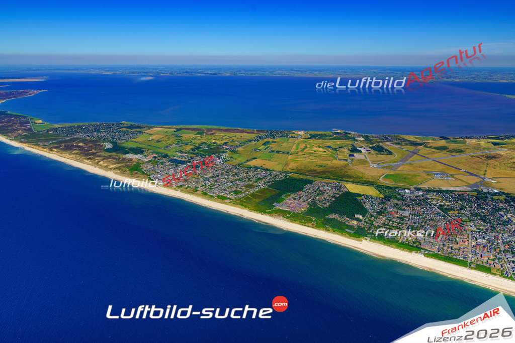 Die Luftbildaufnahme Wenningstedt - Sylt wurde 2018 mittels Flugzeug (keine Drohne) erstellt. Perfekte Schärfe und Druck- Auflösung- Garantiert!