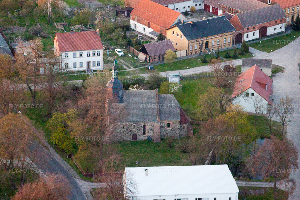 Luftbild: Kirchengebäude Fläming im Ortsteil Werbig in Niederer im Bundesland Brandenburg in Deutschland. Foto: IMG_26145.jpg vom 23.04.2010 durch Werner Riehm/FLY-FOTO.de