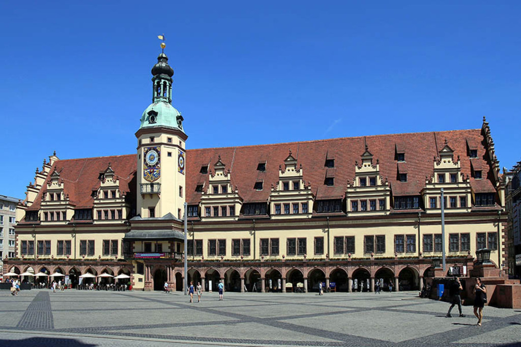 Bildlexikon Leipzig - Altes Rathaus -  Ansicht vom Markt | Das Team hinter BILDLEXIKON LEIPZIG bündelt historische wie aktuelle Informationen über die Stadt Leipzig in Text und Bild auf einer Plattform und stellt diese der interessierten Öffentlichkeit zur Verfügung.
