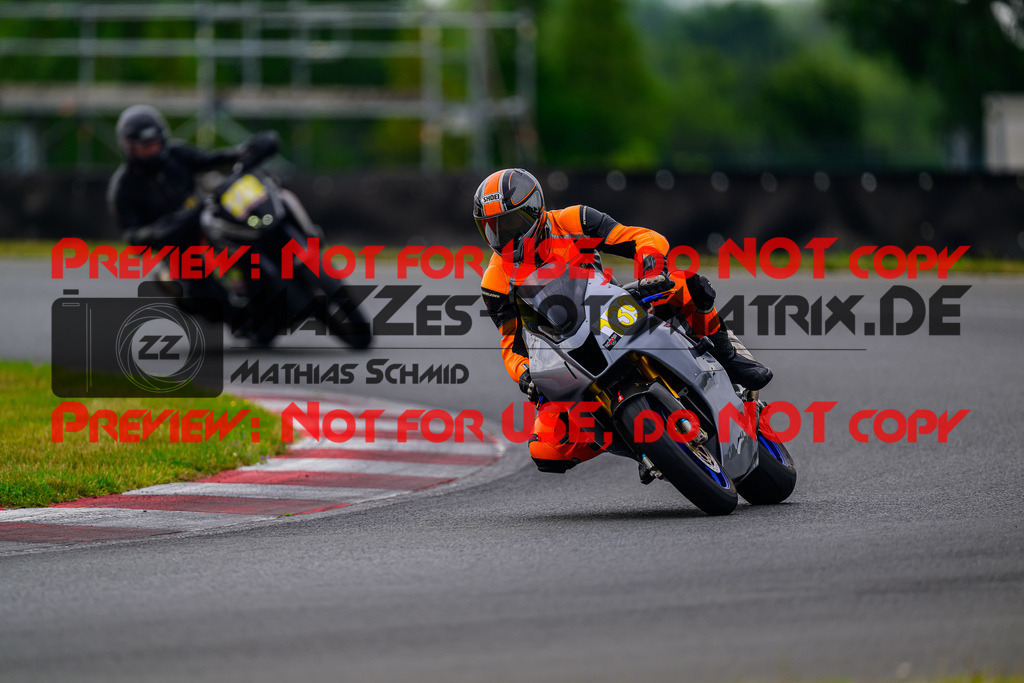 MaZZes_FotoMatrix_240724_6007705_2698 | GELB