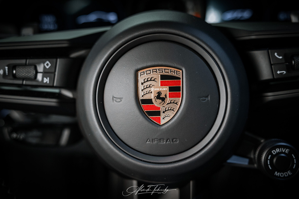 R6PZ3615 _AL | Entdecken Sie die faszinierende Welt von Alexander Tschuncky Arts: Kreative Fotografie, atemberaubende Automobilkunst und hochwertiger Bilderdruck. Lassen Sie sich inspirieren! - Realisiert mit Pictrs.com