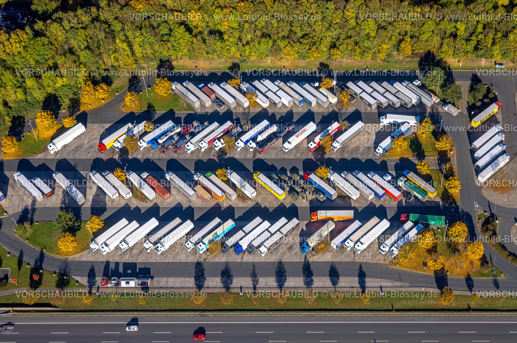 Hamm251001698 | Luftbild, Serways Raststätte Rhynern mit LKW Parkplatz an der Autobahn A2, Formen und Farben, Stadtbezirk Rhynern, Hamm, Ruhrgebiet, Nordrhein-Westfalen, Deutschland