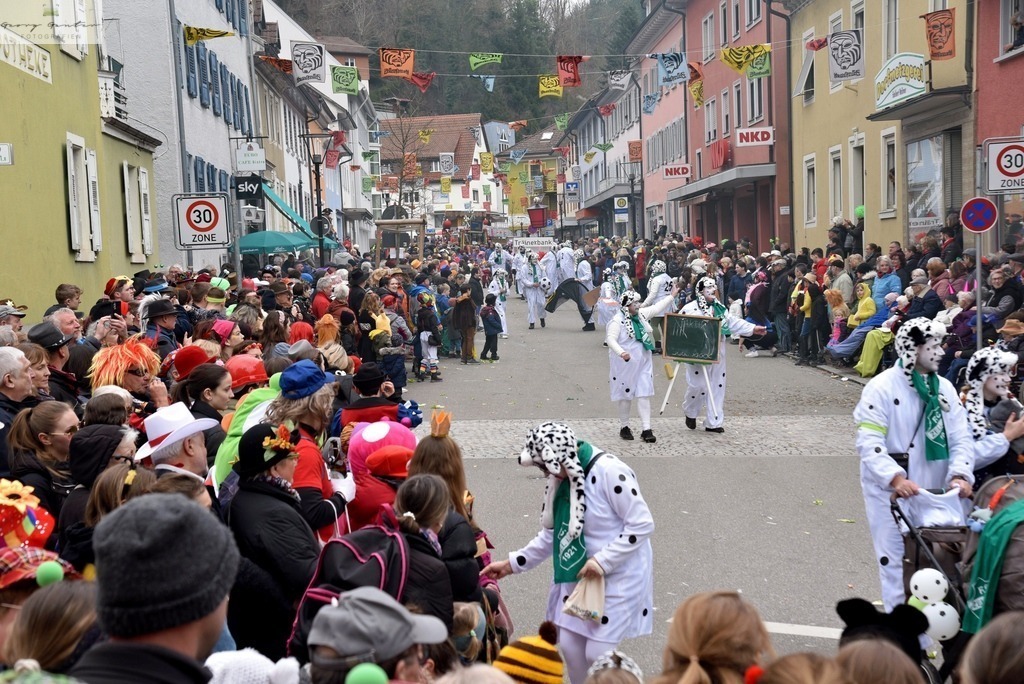 FasMontag _24-067-RA | Fotoblog Schwarzwald, Foto Blog Wiesental, Pfaffenberg, Winterzauber, Zeller Bergland, Zell im Wiesental, Fotoblog Wiesental, Landschaftsfotos, Bilder Wiesental, Natur, Naturbilder, Fastnacht, Zeller Fastnacht, Zeller Fasnacht, Zeller Bergland, Belchen, - Realisiert mit Pictrs.com