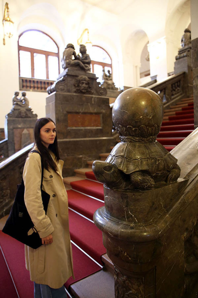 Foto: Leipzig - Schnecken am Neuen Rathaus - Schildkröte im Treppenhaus | Das Team hinter BILDLEXIKON LEIPZIG bündelt historische wie aktuelle Informationen über die Stadt Leipzig in Text und Bild auf einer Plattform und stellt diese der interessierten Öffentlichkeit zur Verfügung.