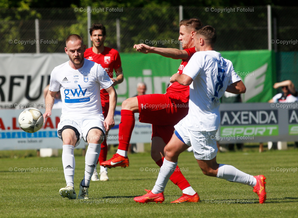 A_LUI_27042024_48 | SPORT,FUSSBALL,LT1 OOE LIGA ASKOE OEDT-UNION EDELWEISS LINZ 27.04.2024 IM BILD:PETER ALEXANDER  (OEDT) UND WOLFGANG ABLINGER,FLORIN ANITOUI (EDELWEISS) FOTO:FOTOLUI