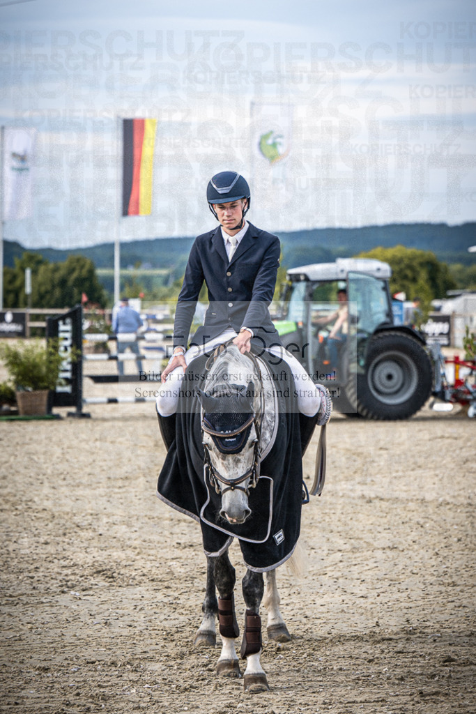 DOS_3081 | Entdecke hochwertige Reitturnierfotos von Foto Oger. Professionell, emotional und authentisch – jetzt Lieblingsmomente im Shop bestellen.Deutschlandweite Turnierfotografie. - Realisiert mit Pictrs.com