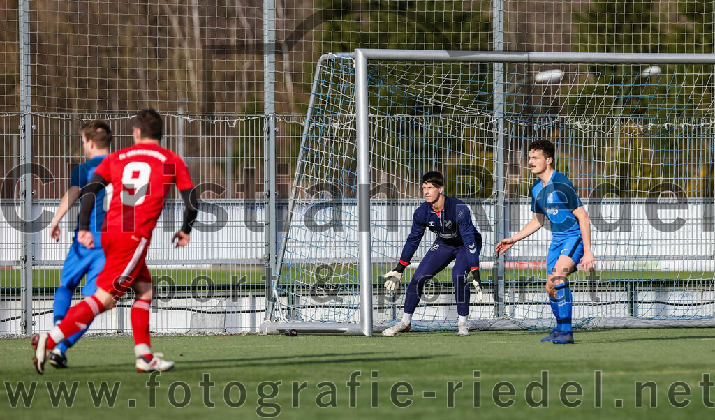 2024-02-24_110_FC_Langengeisling_gegen_FC_Walkertshofen | Erding, Deutschland, 24.02.2024:
Fußball, Bezirksliga Oberbayern Ost 2023 / 2024, Testspiel, FC Langengeisling gegen FC Walkertshofen, Endergebnis: 5:3

Torwart Michael Hierl (FC Langengeisling, #1), Michael Faltlhauser (FC Langengeisling, #4)

Foto: Christian Riedel / fotografie-riedel.net
