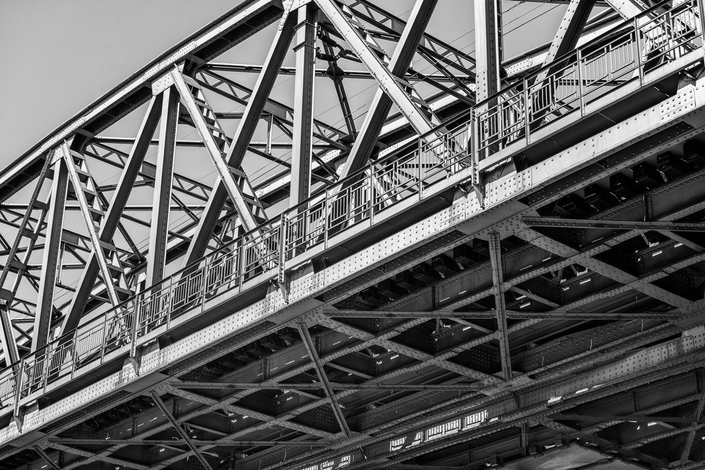 Alte Stahlbrücke | Alte Stahlbrücke über den Fluss Wiese, Basel, Schweiz. - Realisiert mit Pictrs.com