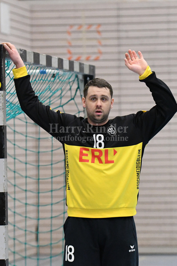 HC Deggendorf :  TSV Taufkirchen/Vils   | Denis Detlaf (#18 HC Deggendorf) - Realisiert mit Pictrs.com