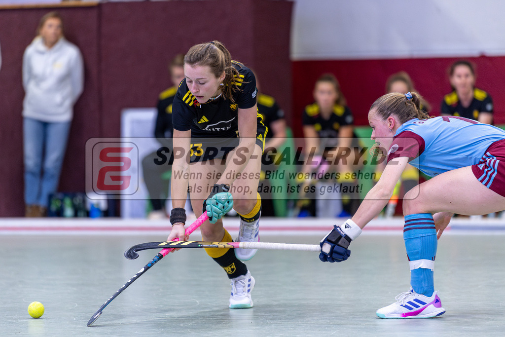 SM_2025-01-12_wD5_-119 | 1.Bundesliga Hallenhockey  (W) UHC - HTHC / 2:3 (2:1)
