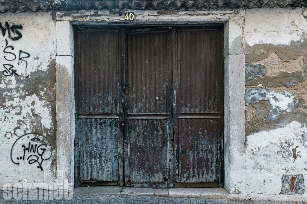 PS-Fassaden-Portugal-2026-08 | Entdecke die größte Bildgalerie der Region mit Fotografien aus dem Allgäu, der Bodenseeregion, Oberschwaben, dem Donautal und der Schwäbischen Alb. Landschaften, Luftaufnahmen und Reisefotografie als Wandbild und Fotokunst. - Realisiert mit Pictrs.com