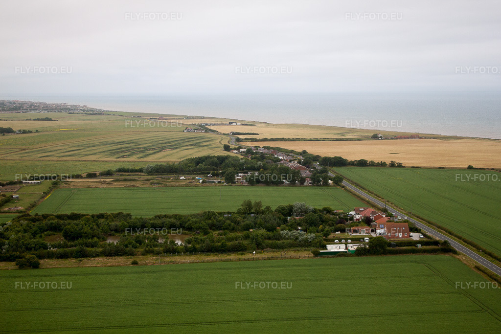 Vue aérienne: Vue de la ville à Holmpton dans le département Angleterre, Grande Bretagne. Photo: IMG_58781.jpg prise le 20/07/2013 par Werner Riehm/FLY-FOTO.euRésolution de l'original: 4752 x 3168 px