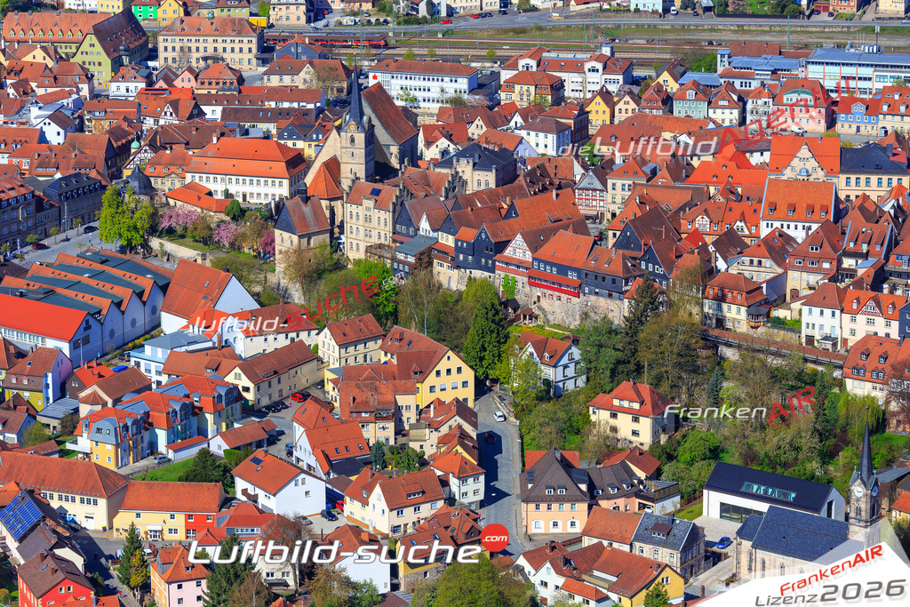 Die Luftaufnahme der Stadt Kronach wurde 2017 vom Flugzeug heraus erstellt ( keine Drohne )- hohe Auflösung für beste Qualität