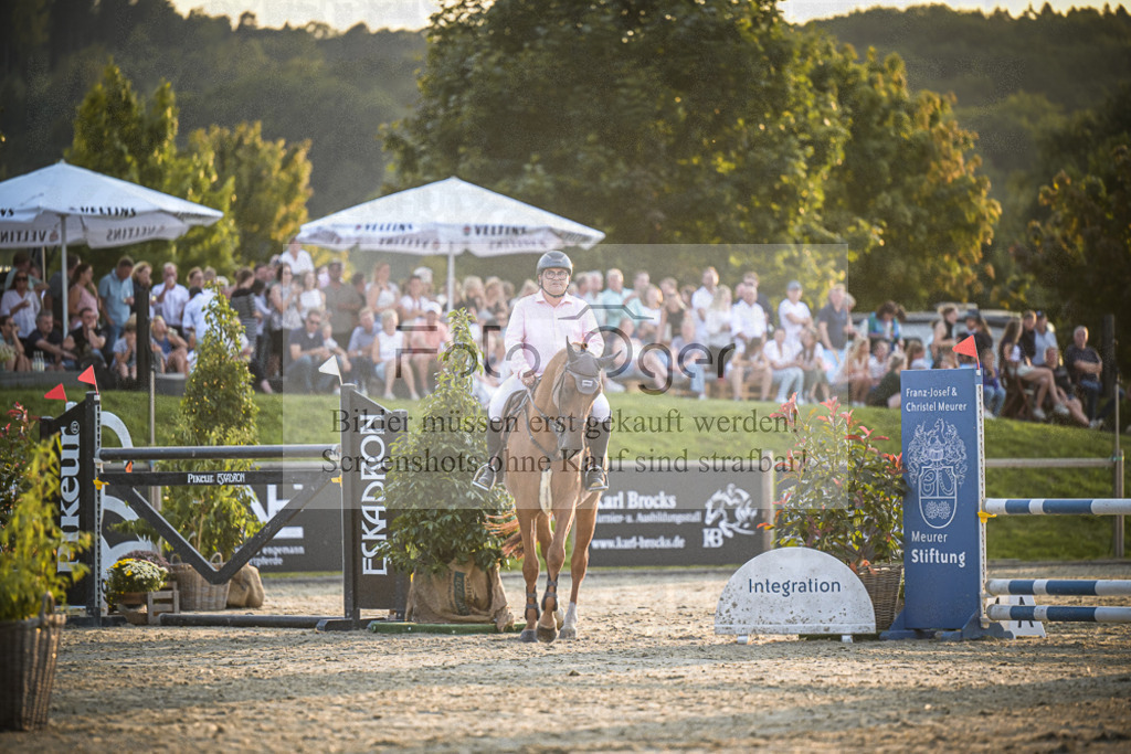 DOS_1313 | Entdecke hochwertige Reitturnierfotos von Foto Oger. Professionell, emotional und authentisch – jetzt Lieblingsmomente im Shop bestellen.Deutschlandweite Turnierfotografie. - Realisiert mit Pictrs.com