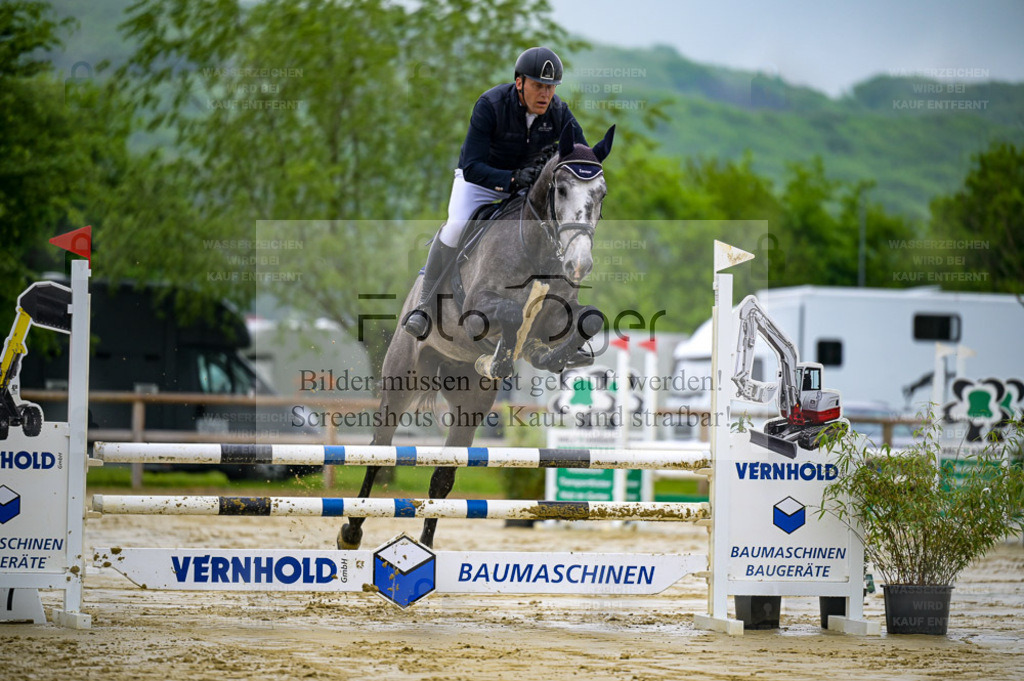 Reitturnier Lienen | Entdecke hochwertige Reitturnierfotos von Foto Oger. Professionell, emotional und authentisch – jetzt Lieblingsmomente im Shop bestellen. - Realisiert mit Pictrs.com