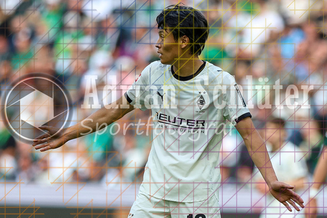 Borussia Mönchengladbach vs SV Werder Bremen - Bundesliga  | Mönchengladbach, Deutschland, 14.09.25:   Shuto Machino (Borussia Mönchengladbach) gestikuliert, Gestik waehrend des Spiels der Bundesliga zwischen Borussia Mönchengladbach vs SV Werder Bremen im Stadion im Borussia Park(Foto von Brauer-Fotoagentur / Adrian Schlueter)
