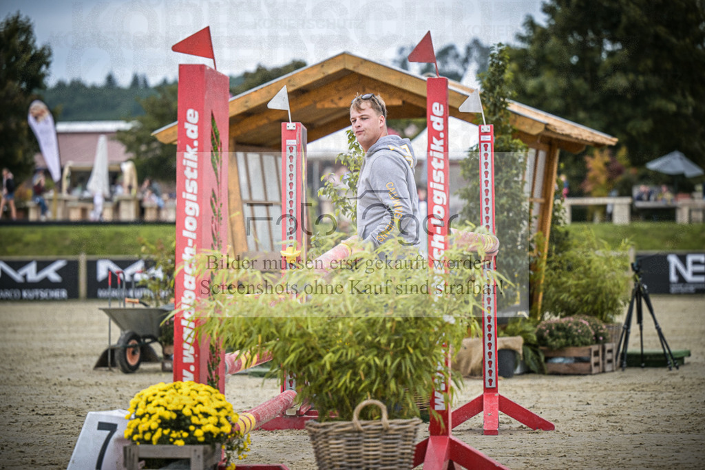 DOS_1914 | Entdecke hochwertige Reitturnierfotos von Foto Oger. Professionell, emotional und authentisch – jetzt Lieblingsmomente im Shop bestellen.Deutschlandweite Turnierfotografie. - Realisiert mit Pictrs.com
