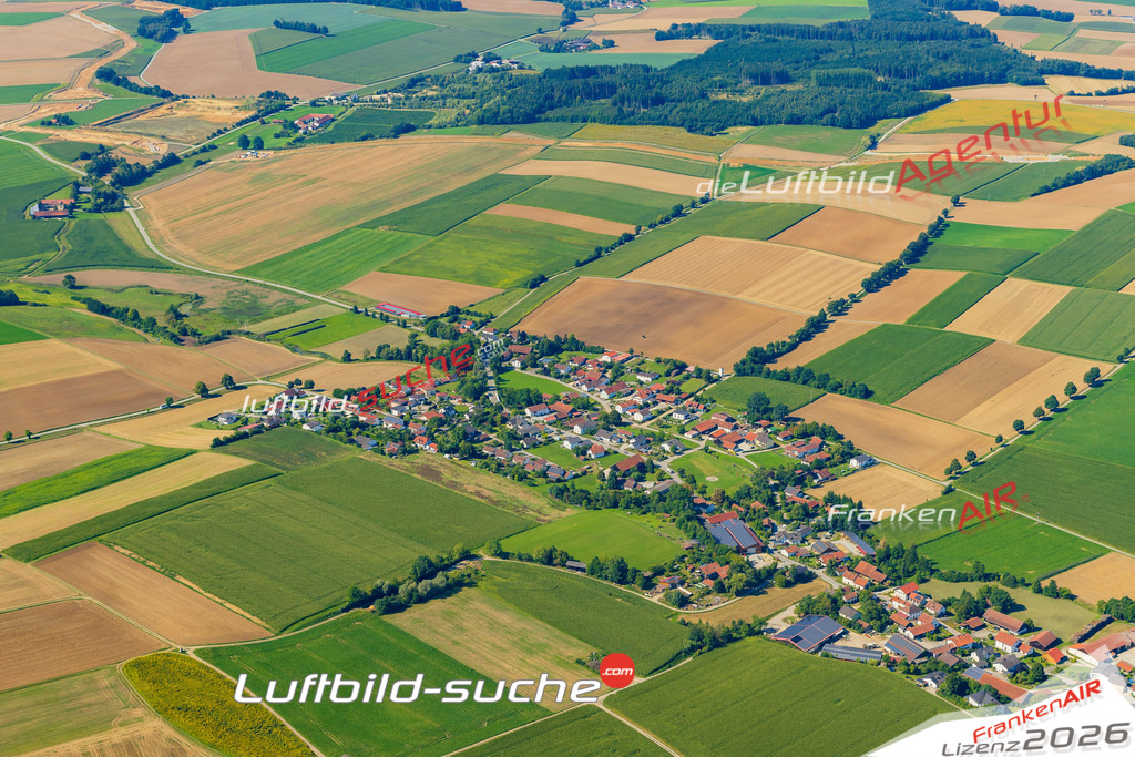 Luftbild Vs Google Maps  Hofkirchen  Laberweinting -Das Luftbild wurde 2025 vom UL-Flugzeug heraus erstellt ( keine Drohne ) - Hochauflösende Luftaufnahme -Nicht vergleichbar mit Google Maps oder Satelittenbilder- Die Geschenkidee !Mit Lizenz und Bildrechte bestellbar